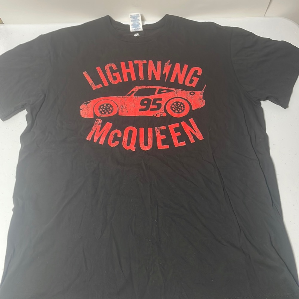 Disney Pixar Lightning McQueen Mens black T-Shirt.
